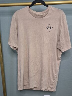 Under Armour Men's Light Sandstone Short Sleeve Logo Tee